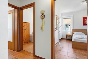 2 bedrooms, iron/ironing board, free WiFi - Schöne Ferienwohnung mit Fahrstuhl (Norddeich)