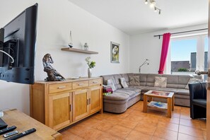 TV, DVD player, stereo - Schöne Ferienwohnung mit Fahrstuhl (Norddeich)