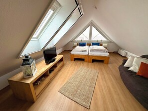 3 bedrooms, travel crib, free WiFi