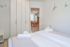 3 bedrooms, iron/ironing board, free WiFi