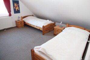 4 Schlafzimmer, Bügeleisen/Bügelbrett, Reisekinderbett, kostenloses WLAN