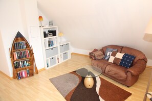 TV, fireplace, DVD player - Tolles Ferienhaus in Bestlage Direkt am Wasser (Greetsiel)