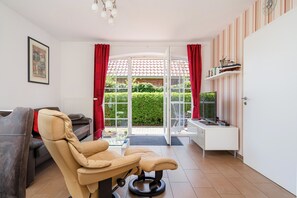 Fernseher, DVD-Player, Stereoanlage