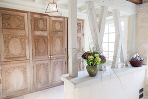 المنشأة من الداخل