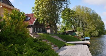 Reihenendhaus in ruhiger Lage mit Wasserzugang
