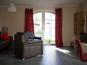 TV, fireplace, DVD player, stereo