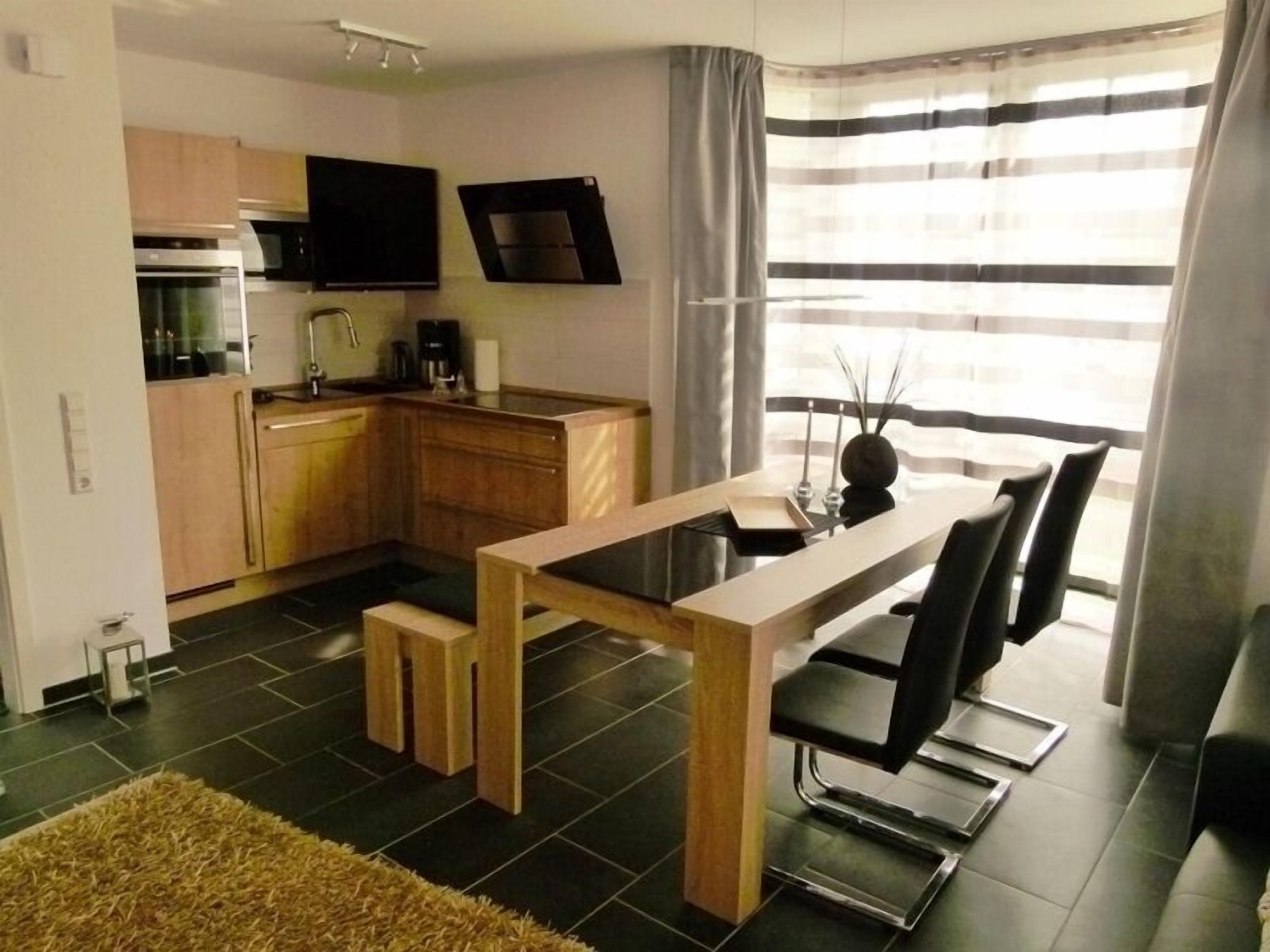 雪櫃、微波爐、焗爐、爐具