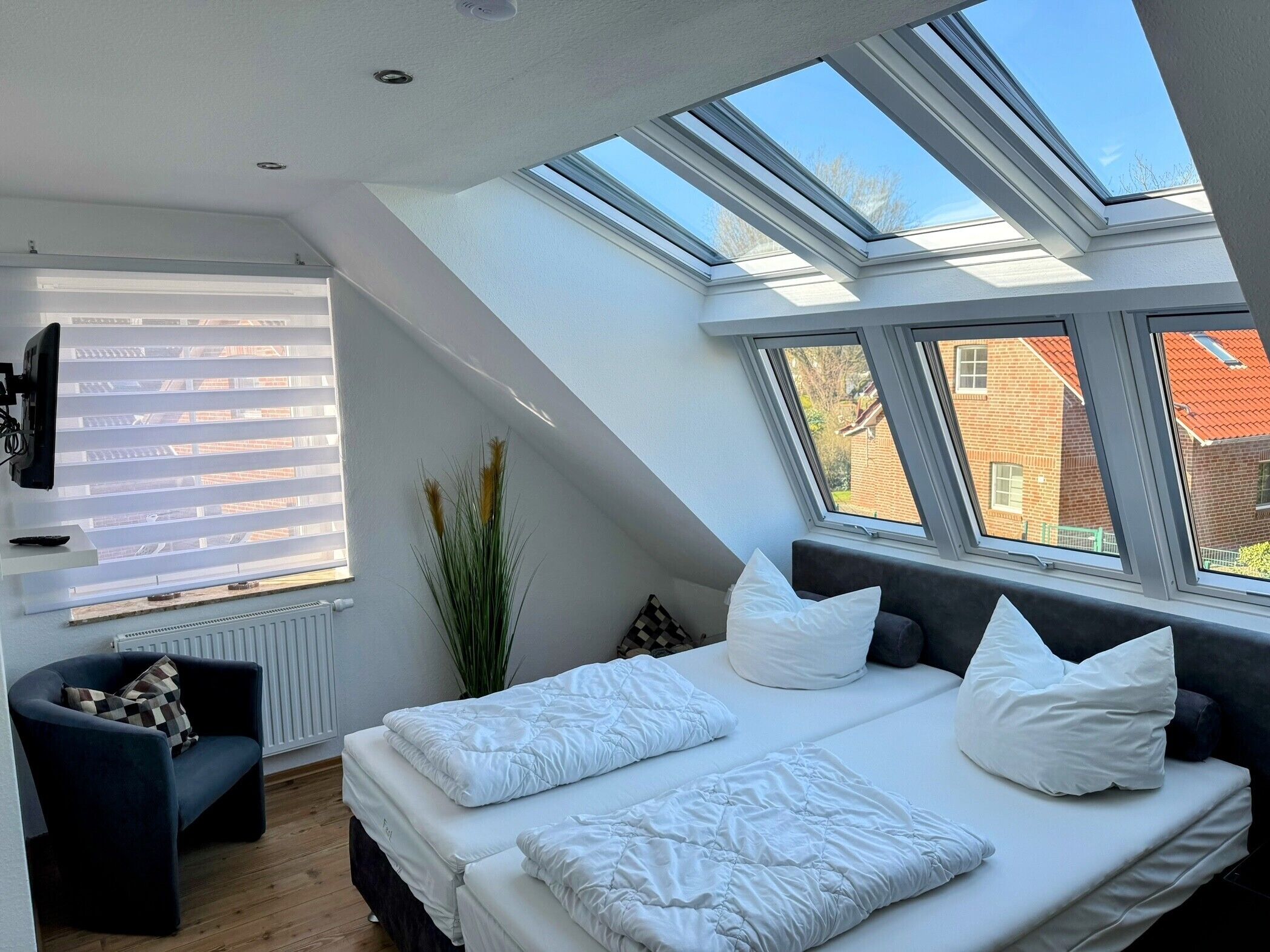 3 slaapkamers, een strijkplank/strijkijzer, reisbedje, gratis wifi