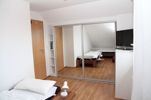 3 bedrooms, desk, travel crib, free WiFi