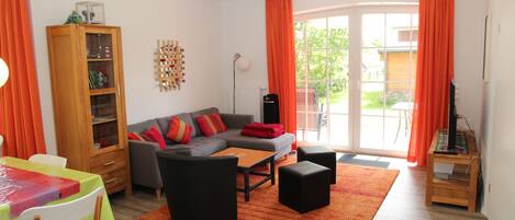 Télévision, lecteur de DVD, chaîne hi-fi