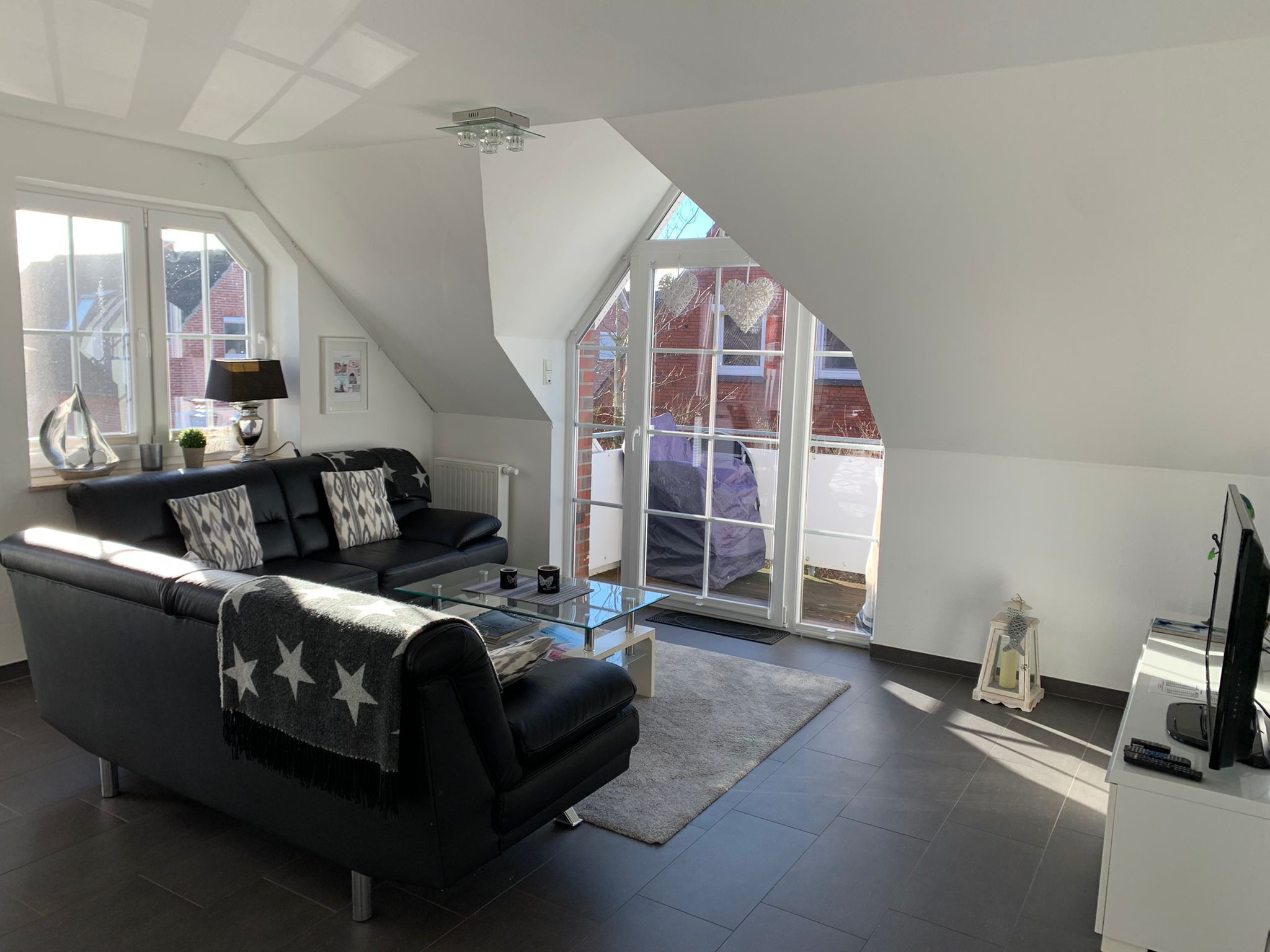 تلفزيون، مشغل دي في دي، ستيريو