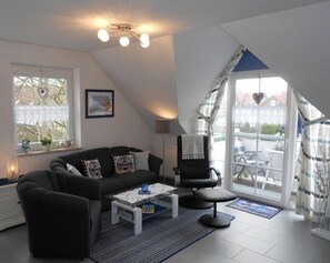 Fernseher, DVD-Player, Stereoanlage