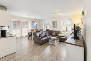 TV, stereo - Schöne Ferienwohnung in Zentraler Lage (Greetsiel)