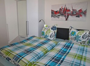 2 bedrooms, iron/ironing board, free WiFi - Schöne Ferienwohnung in Zentraler Lage (Greetsiel)