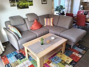 Fernseher, DVD-Player, Stereoanlage
