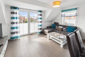 TV, fireplace, DVD player, stereo