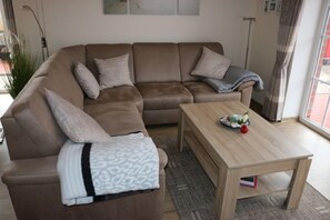 Fernseher, DVD-Player, Stereoanlage