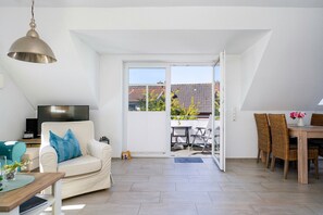 Fernseher, Kamin, DVD-Player, Stereoanlage