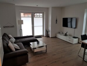 تلفزيون، مشغل دي في دي، كُتُب