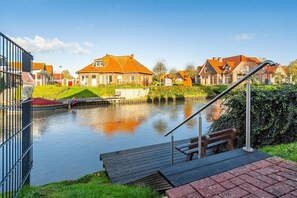 Property grounds - Schöne Obergeschosswohnung mit Wasserzugang (Greetsiel)