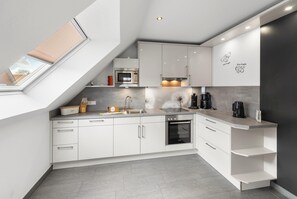 Fridge, microwave, oven, stovetop