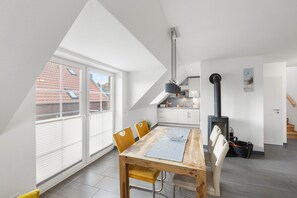 Dining - Moderne Ferienwohnung in Zentraler Lage (Greetsiel)