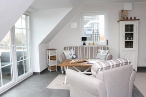 TV, stereo - Moderne Ferienwohnung in Ortskernnähe (Greetsiel)