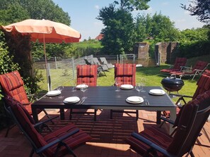 تناول الطعام بالخارج