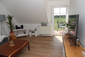 Fernseher, DVD-Player, Stereoanlage