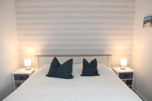 2 Schlafzimmer, Bügeleisen/Bügelbrett, kostenloses WLAN