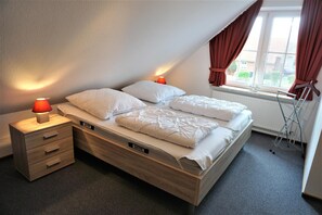 2 Schlafzimmer, Reisekinderbett, kostenloses WLAN