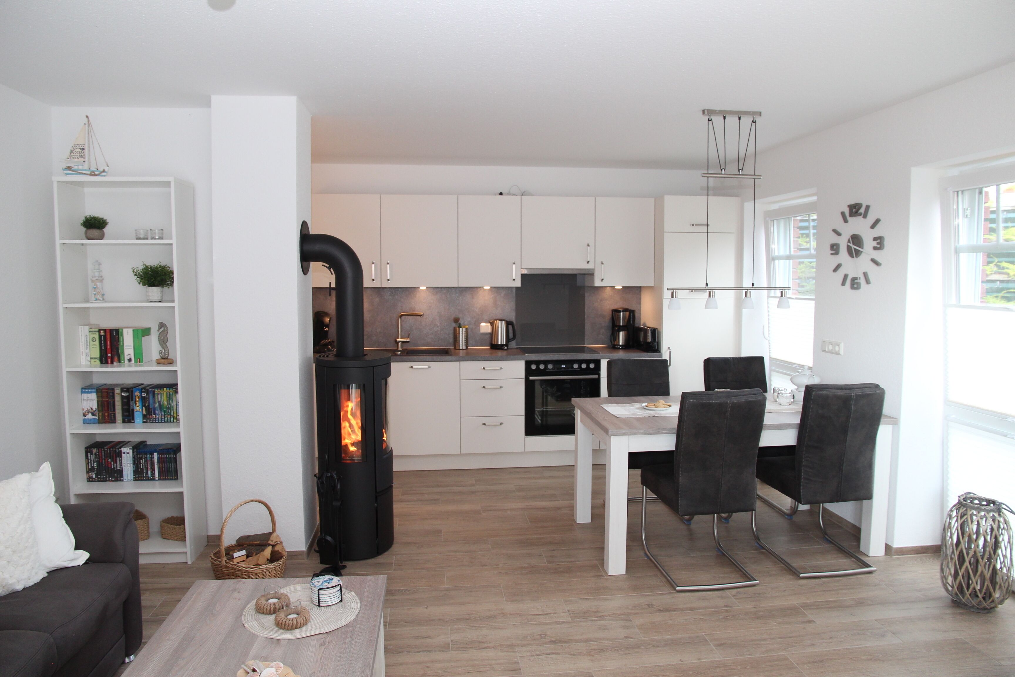 雪櫃、微波爐、焗爐、爐具