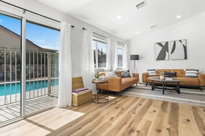 TV, fireplace, offices
