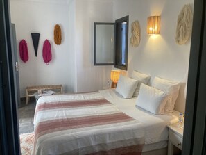 標準雙人房 | 獨特裝潢、布置獨特、免費無線上網、床單