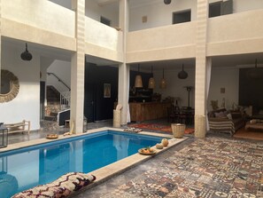 Outdoor pool, pool loungers - Le Patio du Lac (Lalla Takarkoust)