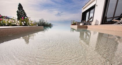 Villa Silvana-AmalfiCoast Panoramic villa with large garden and swimmingpool