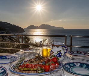 Outdoor dining - Villa Silvana-AmalfiCoast Panoramic villa  with large garden and swimmingpool    (Massa Lubrense)