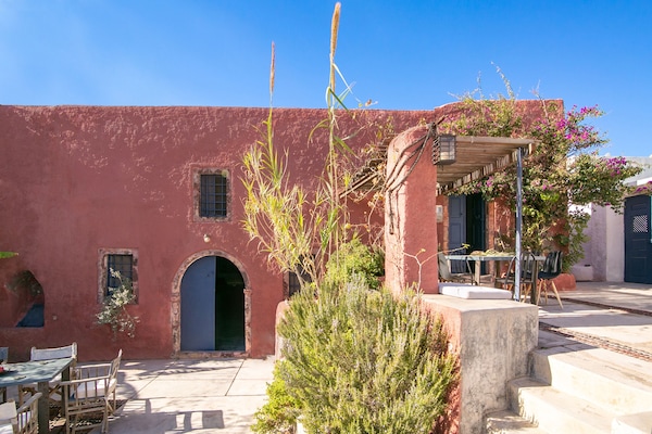 The old winehouse front façade (lower and upper patio)