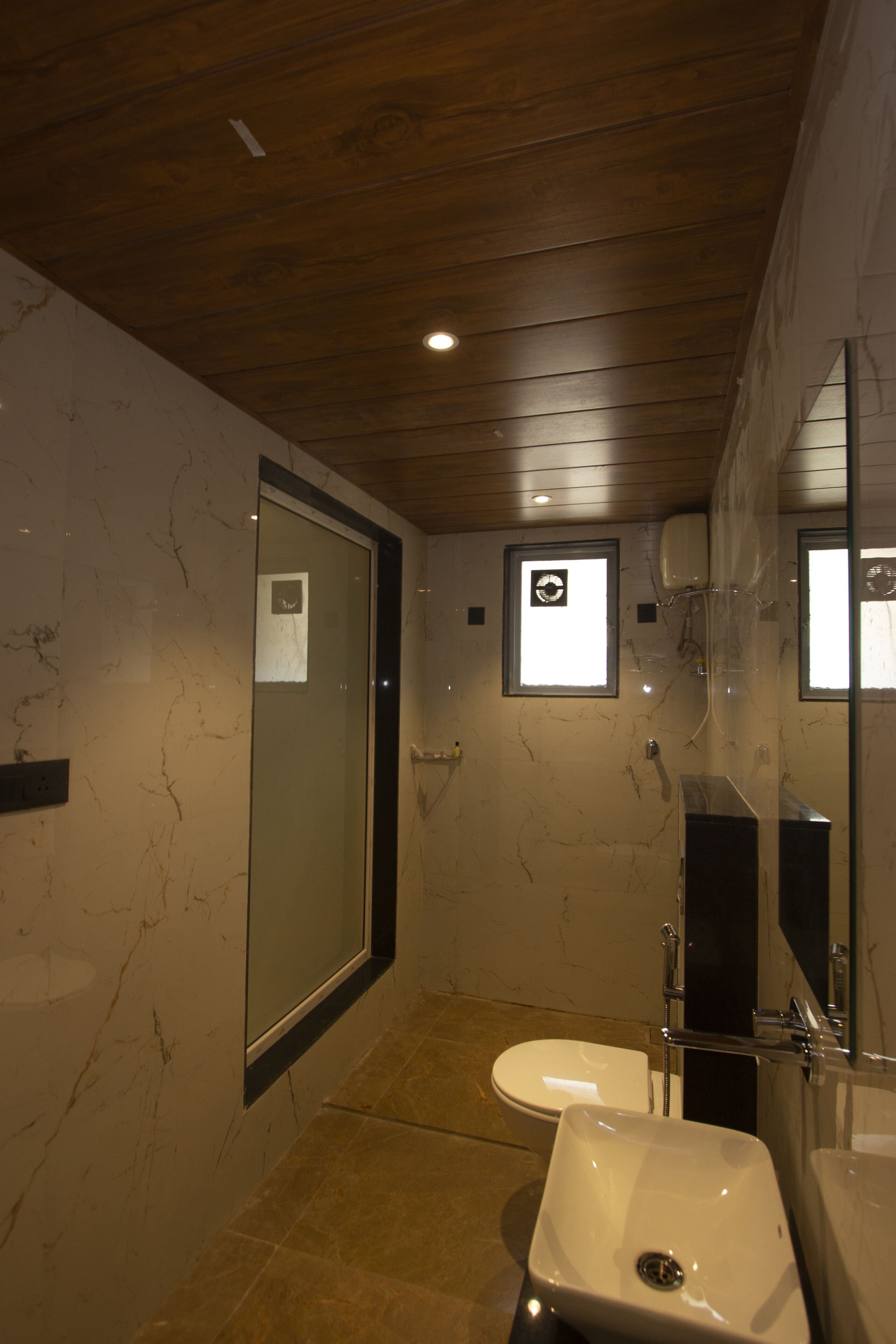 Habitació prèmium | Bany | Dutxa, capçal de dutxa tipus cascada, tovalloles i sabó 