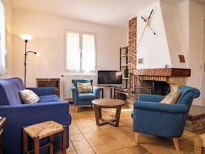 Télévision, cheminée