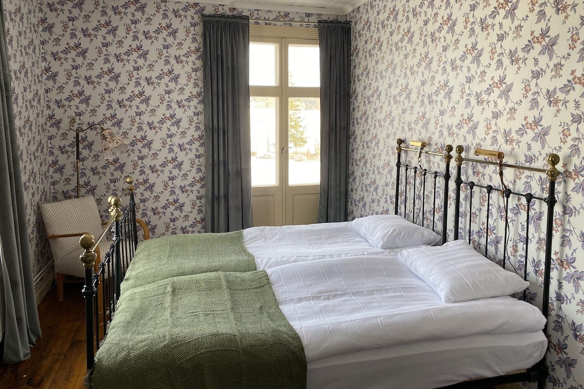 Decoración personalizada, muebles diferentes y escritorio