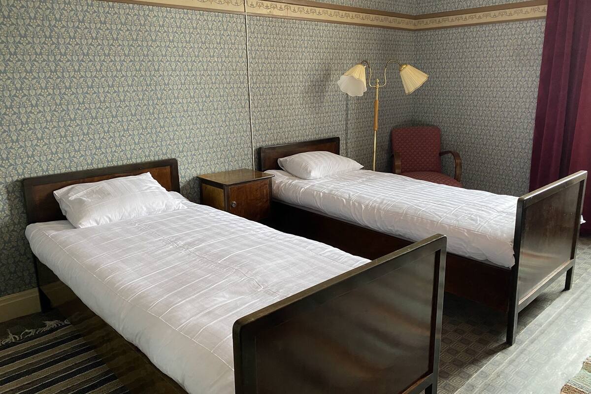 Decoración personalizada, muebles diferentes y escritorio