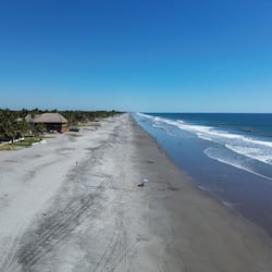 Di pantai