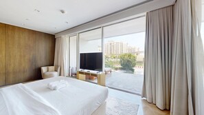 3 Schlafzimmer, Schreibtisch, Bügeleisen/Bügelbrett, kostenloses WLAN