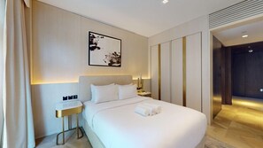 3 bedrooms, desk, iron/ironing board, free WiFi