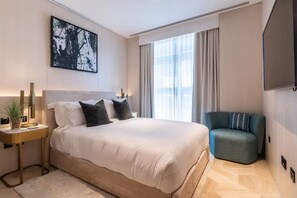 3 habitaciones, escritorio, tabla de planchar con plancha y wifi gratis 