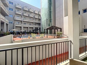 Property grounds - Cosy 1 Bedroom l Ground Floor with Pool View (Jumeirah Village Circle)