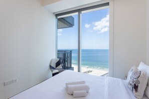 1 bedroom, desk, iron/ironing board, WiFi - Breathtaking Sea View | Luxury 1 Bed | Marina Stay I 5242 Tower 2 (Dubai Marina)
