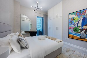 2 chambres, bureau, fer et planche à repasser, accès au Wi-Fi (inclus)