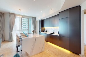 Fridge, microwave, oven, stovetop - 2212 Torch Tower, Dubai Marina (Dubai Marina)